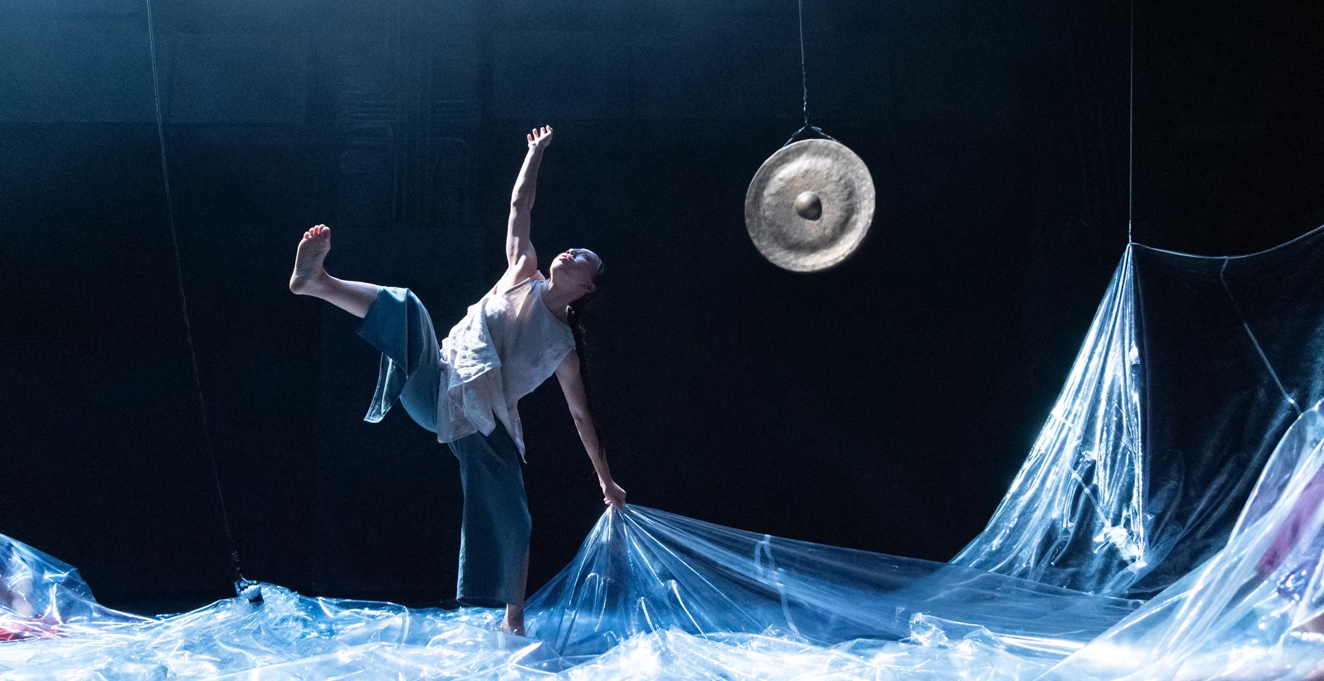 HELLERmoves mit Bare Feet Dance Company
